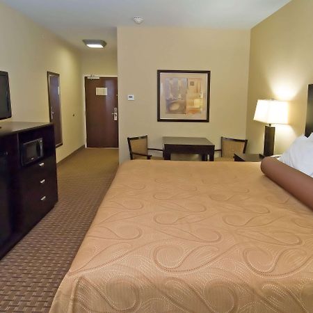 Best Western Bastrop Pines Inn Room photo