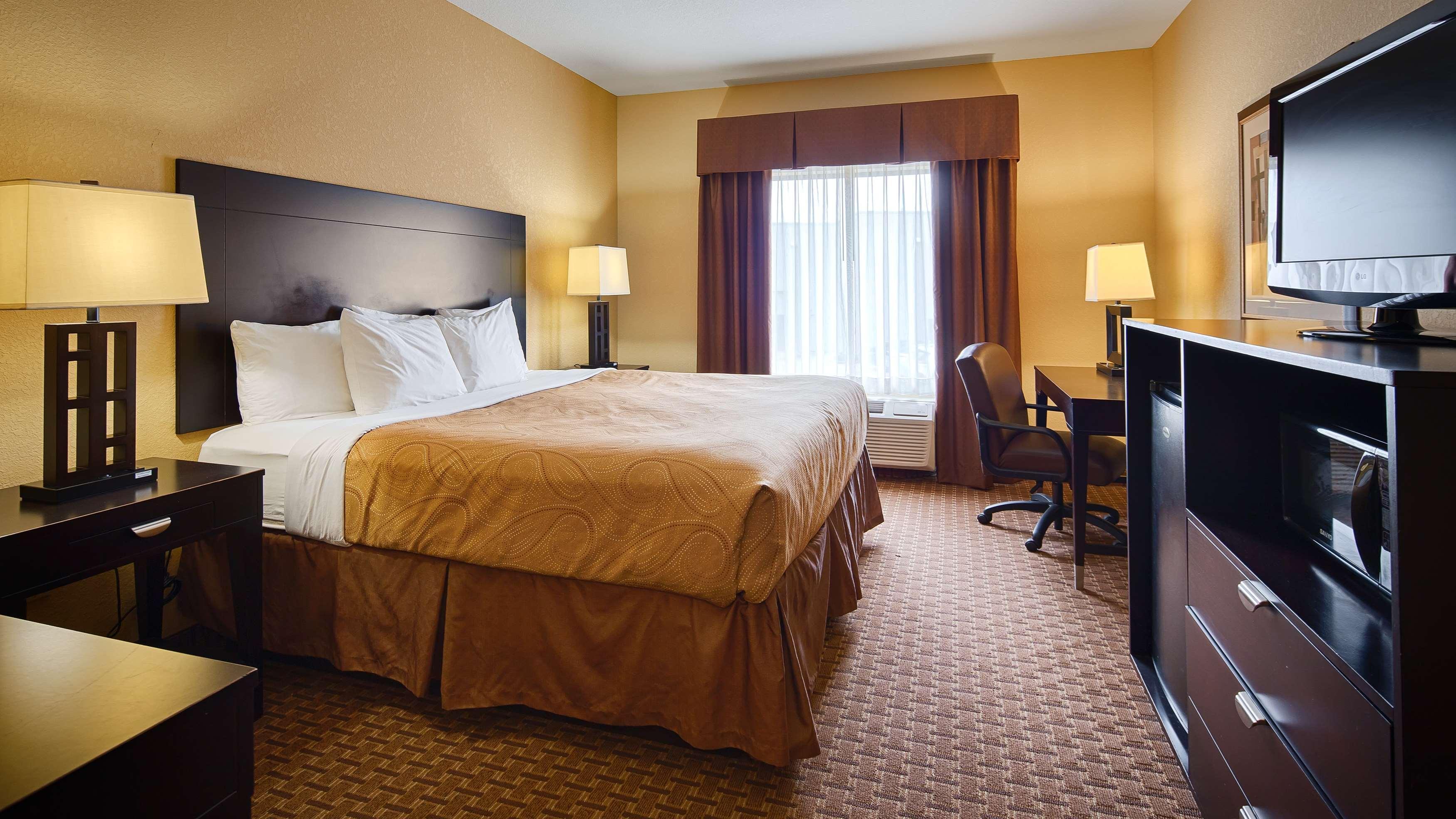 Best Western Bastrop Pines Inn Exterior photo